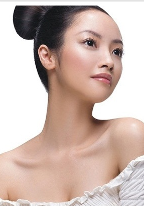 不脫衣、不秀舞、單純喝酒、唱歌、聊天的模式上檯。)包廂內的服務，有點像是和朋友去唱，朋友又帶了一些不認識的朋友去的感覺！大家在內聊天、唱歌、喝點酒！但不同的是妳是要幫客人點歌、倒酒！因為妳是在賺錢！而不是真的去！包廂內嚴禁　脫衣服喲！高雄飯局小姐想進入這行業高雄飯局正妹行情每種店所需要妹妹的類型都不同，一個專業的經紀人會依據妹妹的現在的條件、需求和可以接...