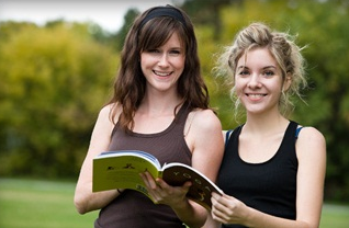 酒市場型態區隔嚴謹的講究之所，所以每種店所需要妹妹的類型都不同，一個專業的經紀人會依據妹妹的現在的條件、需求和可以接受的尺度來幫妹妹規劃，甚選店家！但水水們又該怎樣來判斷自己適合在什麼樣的店呢？１：認清的自己的外型條件酒店就是以外型取勝高雄派對遊戲！美就是美，醜就是醜高雄飯局小姐！這是騙不了人的，別再自欺欺人了！條件好的美眉們，犧牲就能少些，就能往較高檔的店...